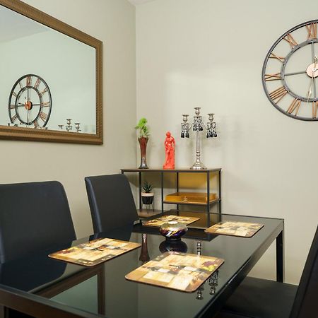 St George Thames Apartment London Exteriör bild