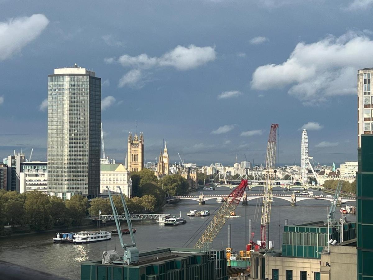 St George Thames Apartment London Exteriör bild