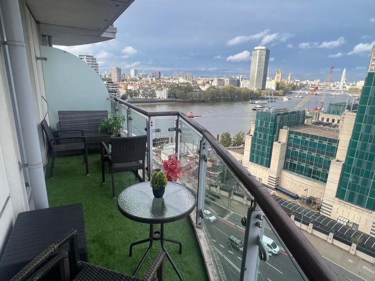 St George Thames Apartment London Exteriör bild
