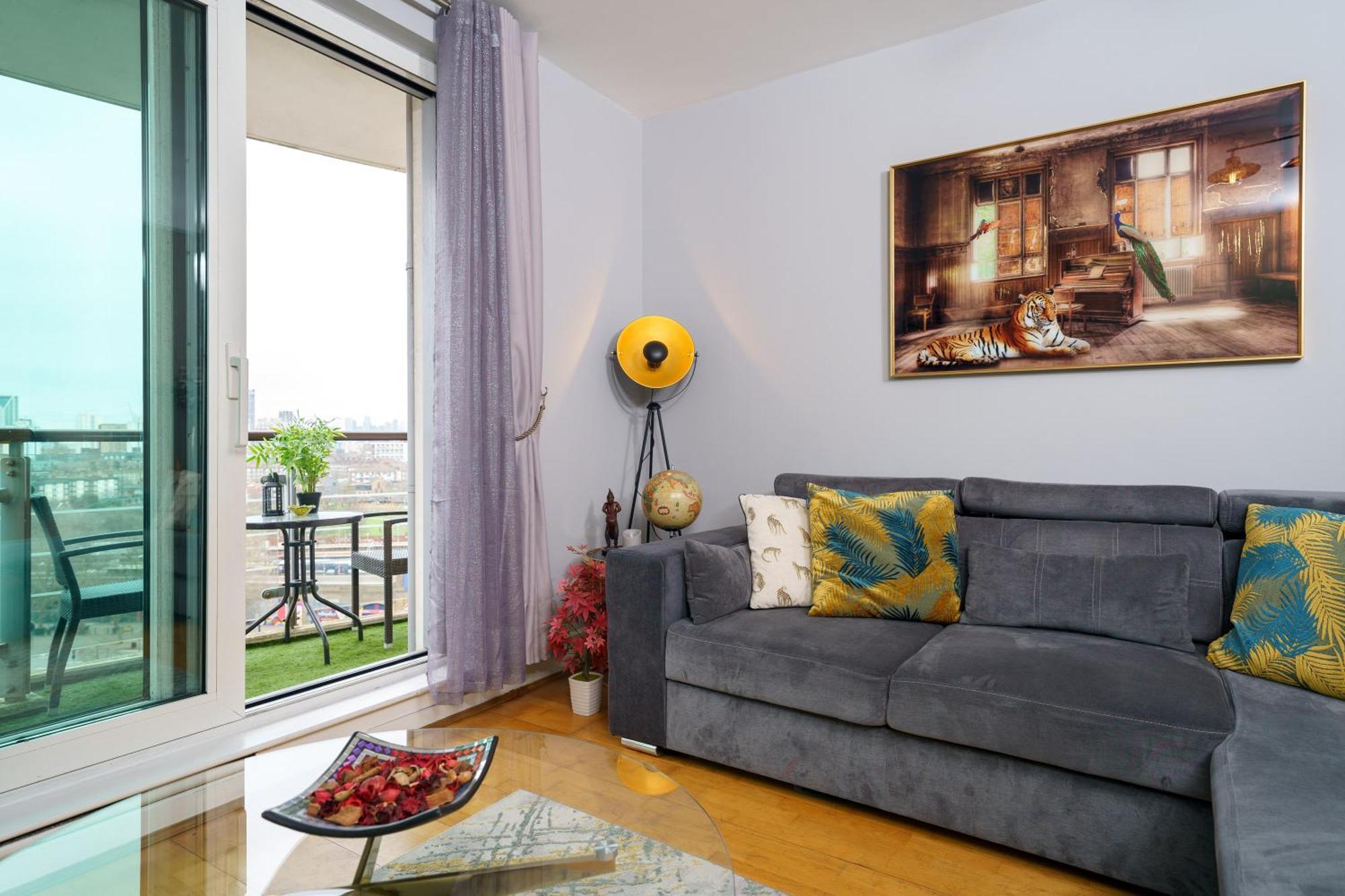 St George Thames Apartment London Exteriör bild