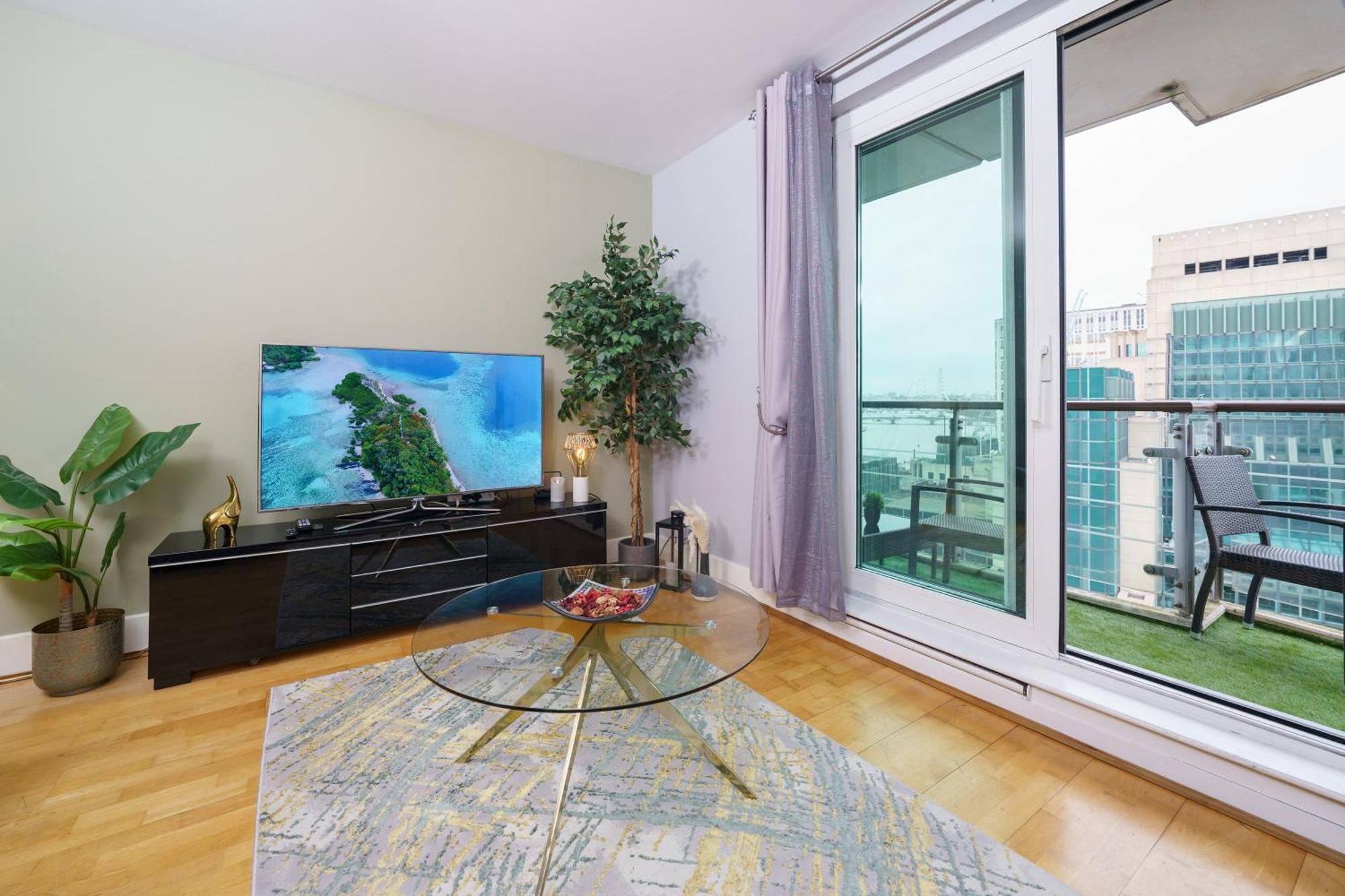 St George Thames Apartment London Exteriör bild